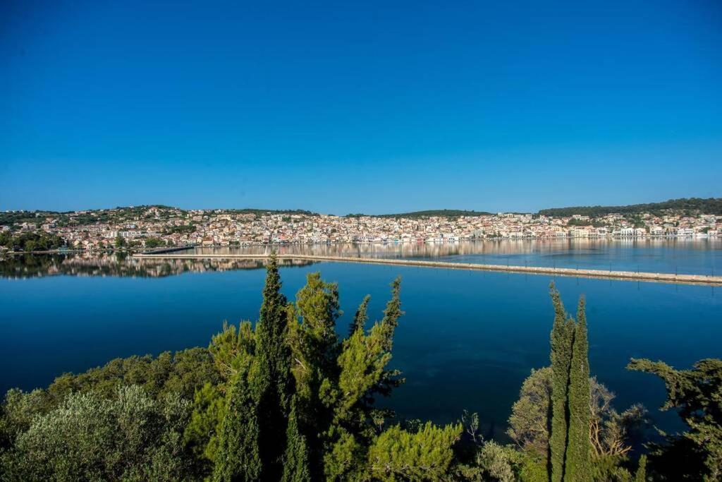 A & B Minimal Suite With Sea View In Argostoli Eksteriør billede