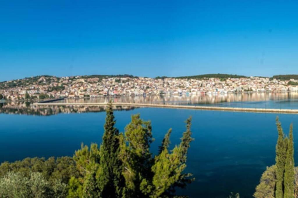 A & B Minimal Suite With Sea View In Argostoli Eksteriør billede