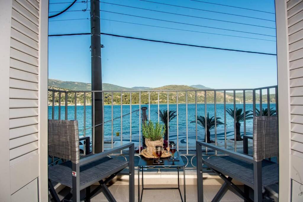 A & B Minimal Suite With Sea View In Argostoli Eksteriør billede
