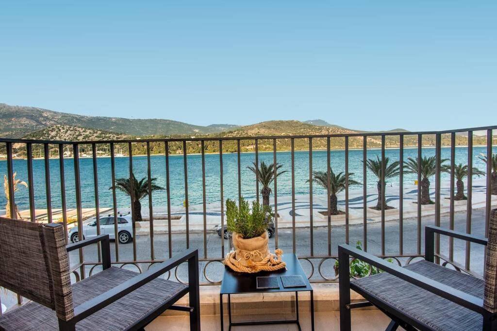 A & B Minimal Suite With Sea View In Argostoli Eksteriør billede
