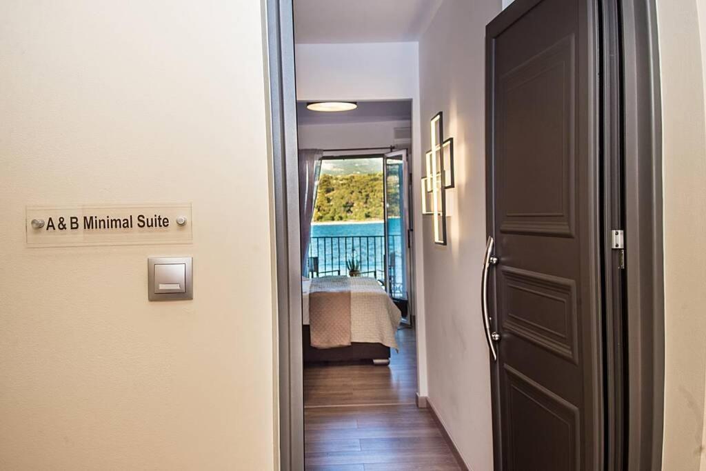 A & B Minimal Suite With Sea View In Argostoli Eksteriør billede