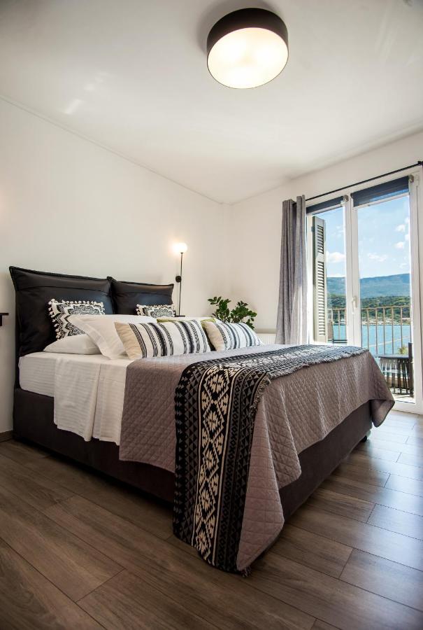 A & B Minimal Suite With Sea View In Argostoli Eksteriør billede
