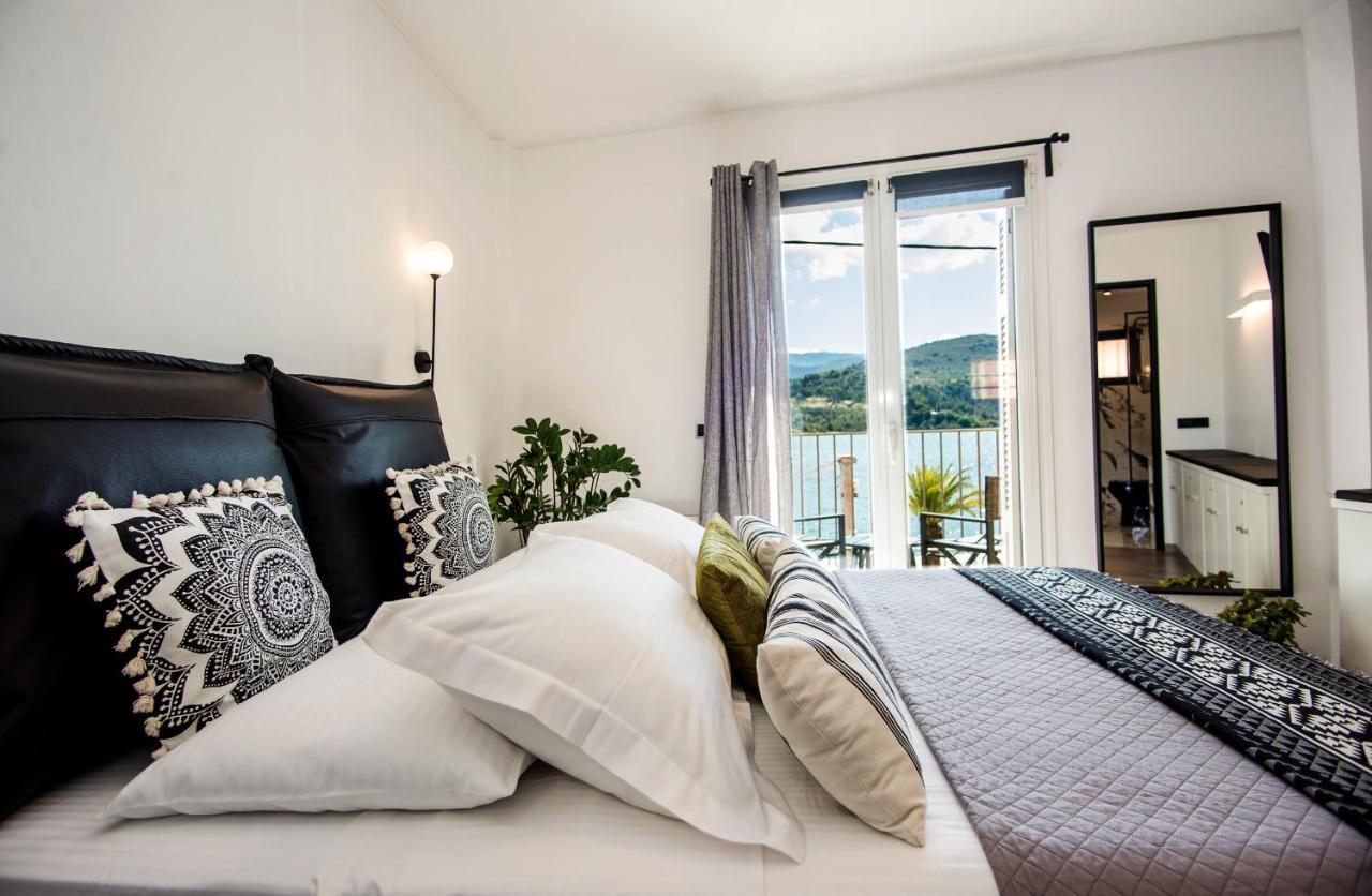 A & B Minimal Suite With Sea View In Argostoli Eksteriør billede
