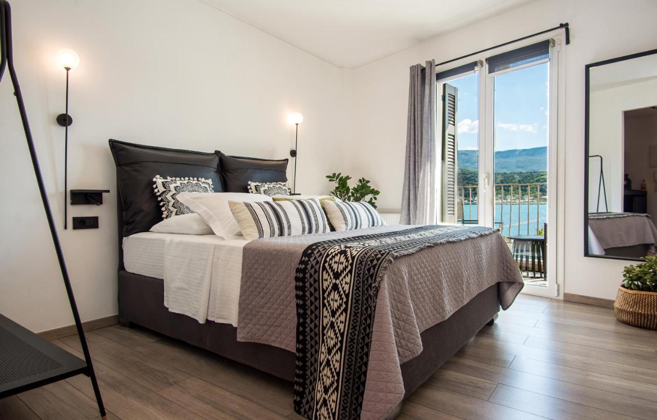 A & B Minimal Suite With Sea View In Argostoli Eksteriør billede