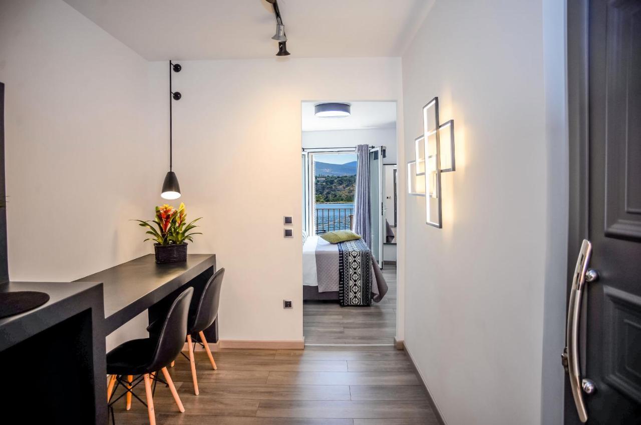 A & B Minimal Suite With Sea View In Argostoli Eksteriør billede