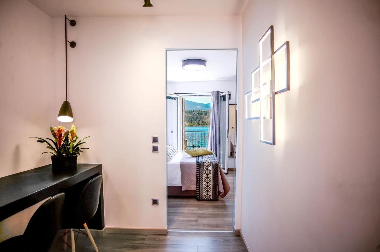 A & B Minimal Suite With Sea View In Argostoli Eksteriør billede